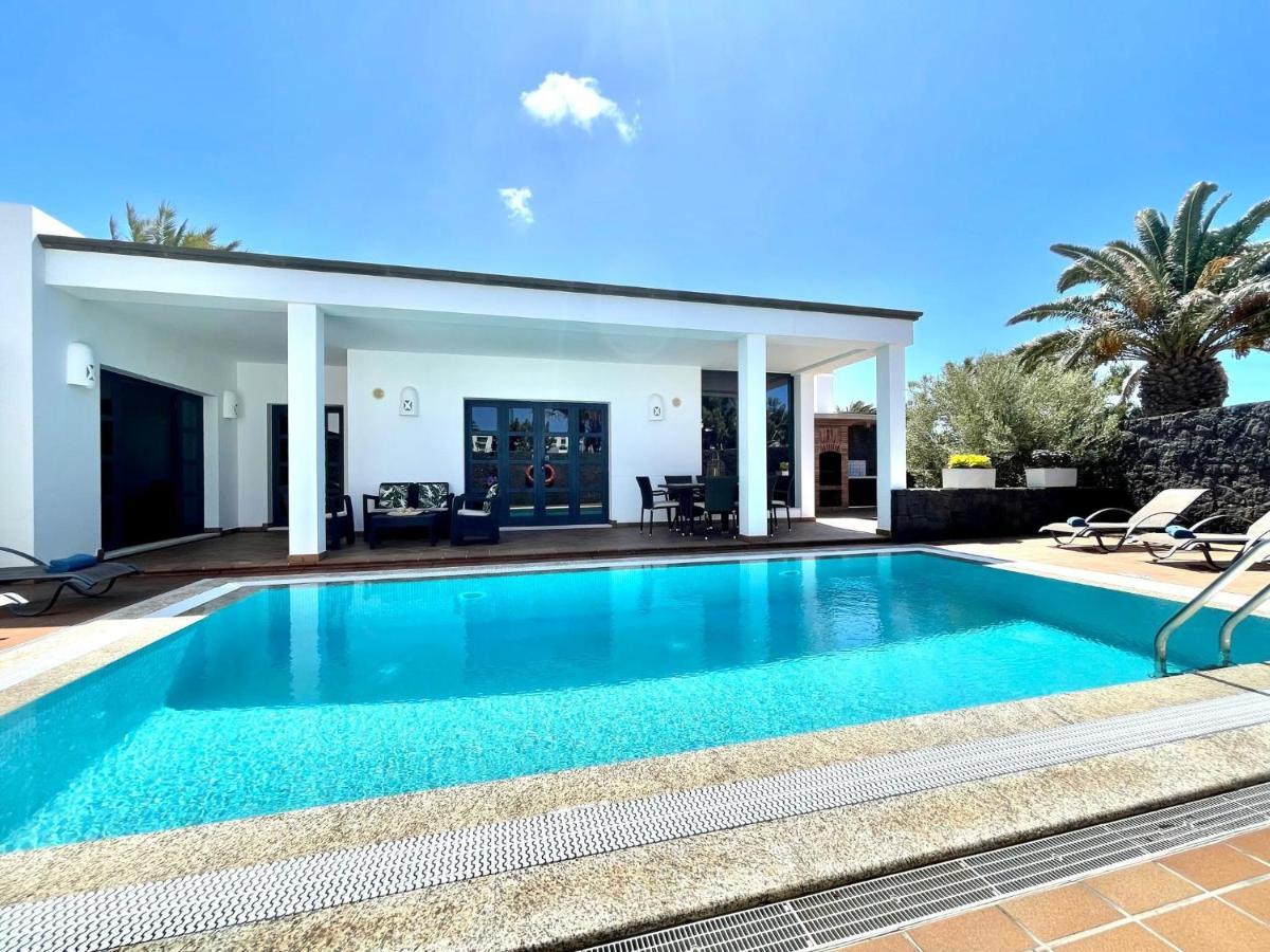 Villas Mamma Mia Pool Heat Private & Jacuzzi Плая Бланка Екстериор снимка