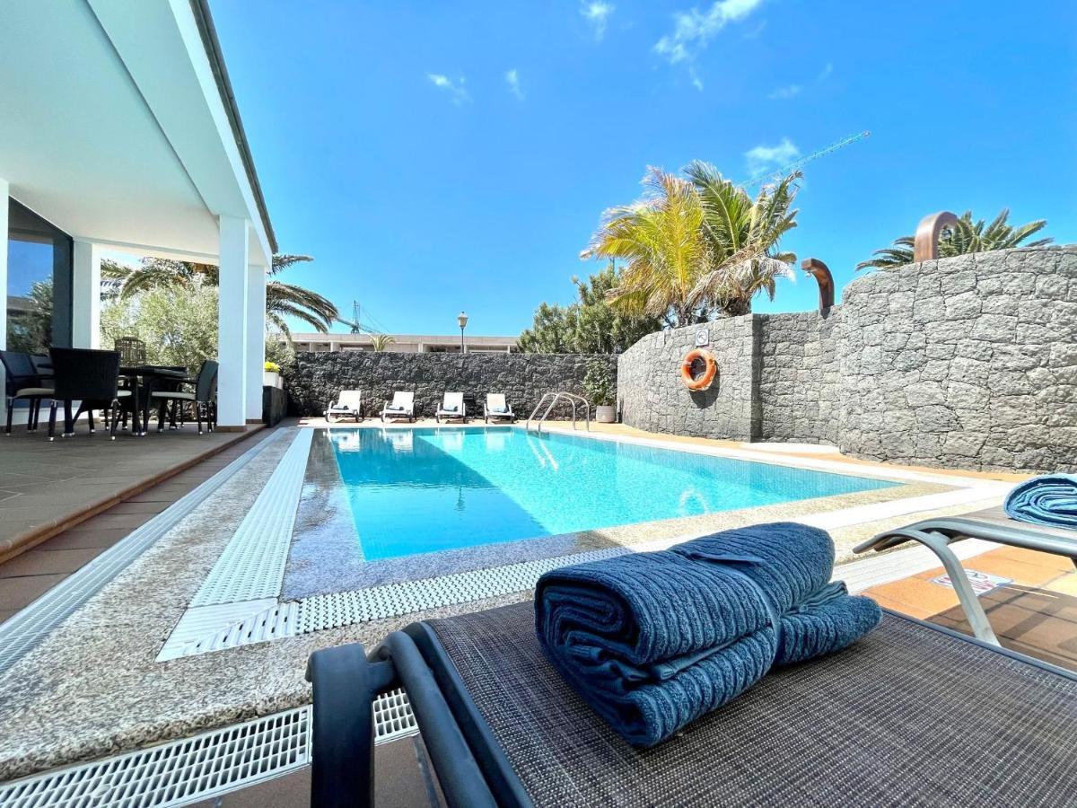 Villas Mamma Mia Pool Heat Private & Jacuzzi Плая Бланка Екстериор снимка