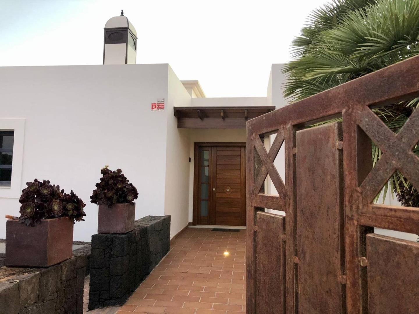 Villas Mamma Mia Pool Heat Private & Jacuzzi Плая Бланка Екстериор снимка