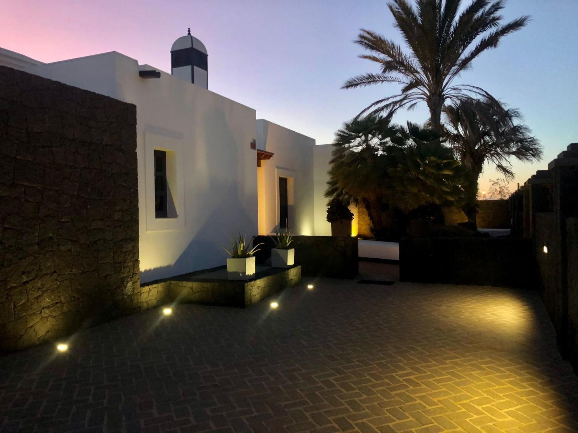 Villas Mamma Mia Pool Heat Private & Jacuzzi Плая Бланка Екстериор снимка