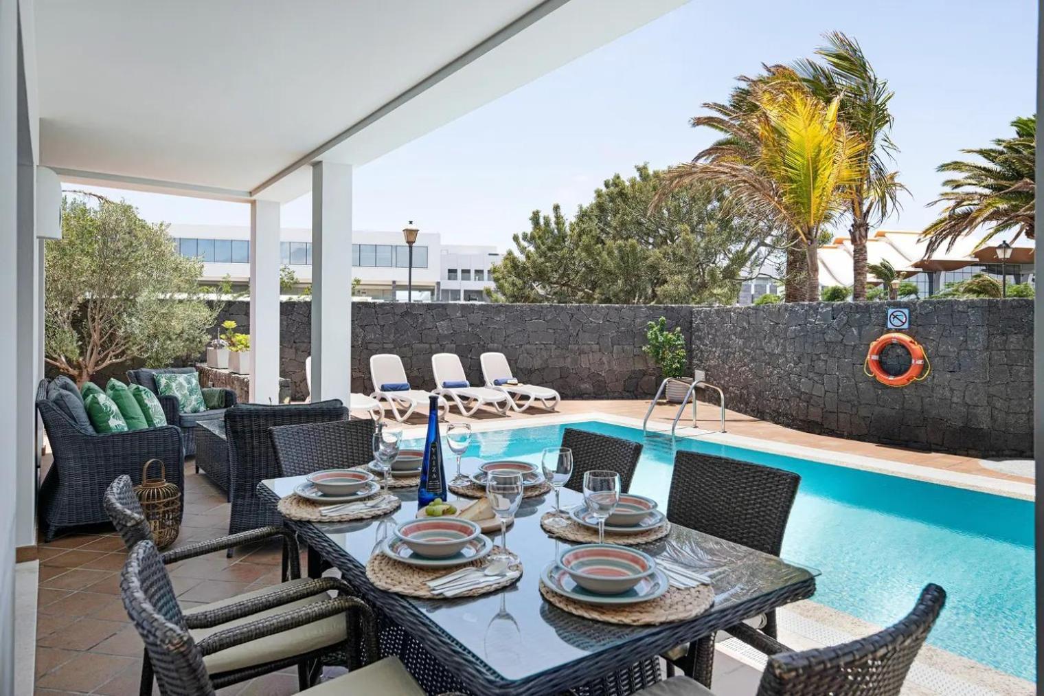 Villas Mamma Mia Pool Heat Private & Jacuzzi Плая Бланка Екстериор снимка