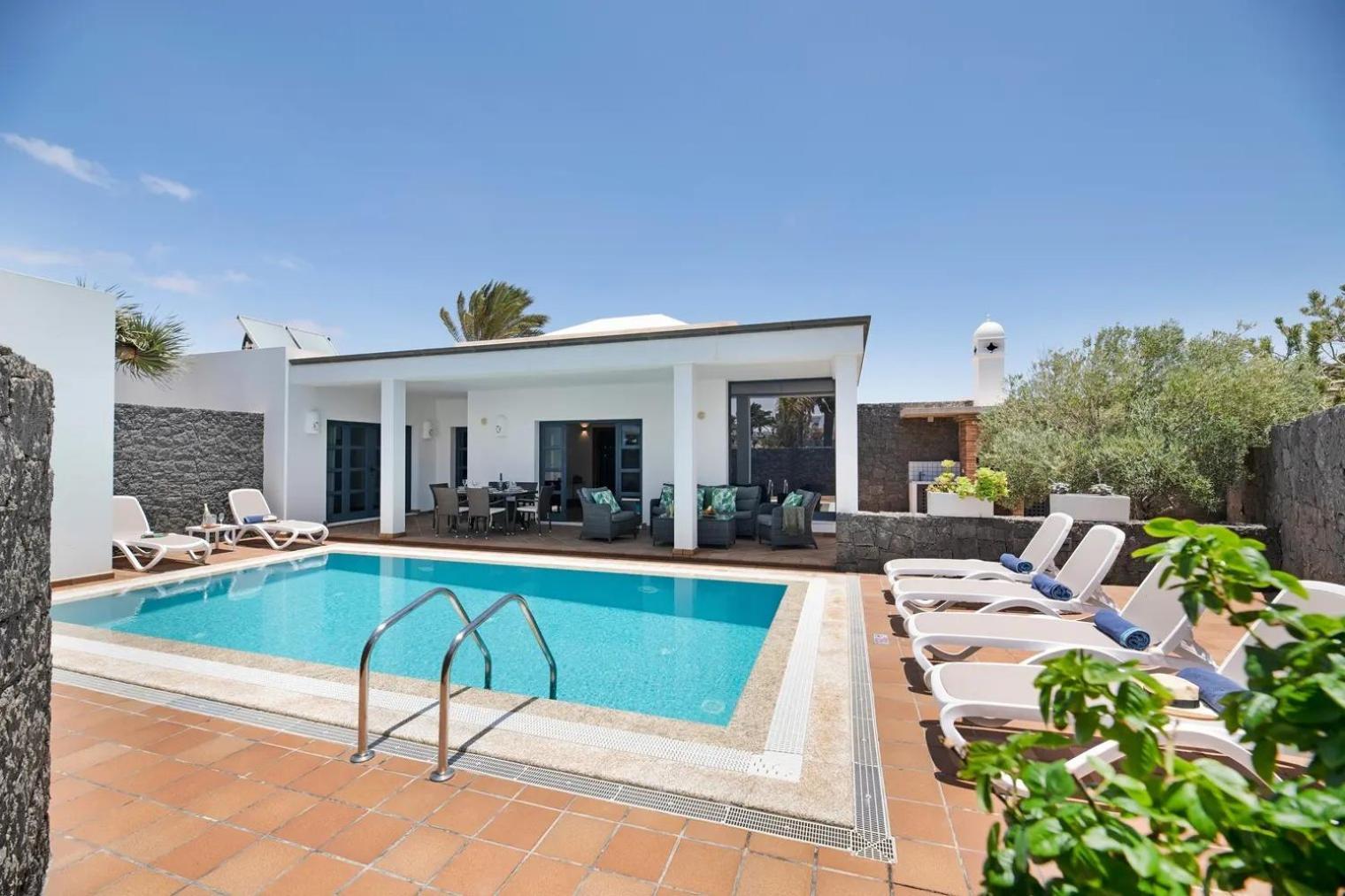 Villas Mamma Mia Pool Heat Private & Jacuzzi Плая Бланка Екстериор снимка
