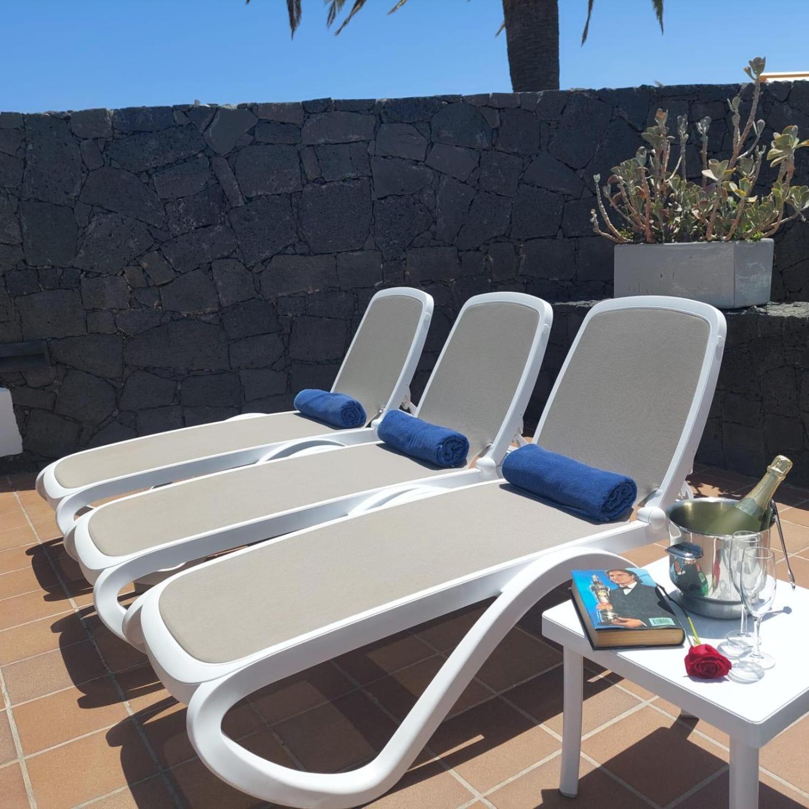Villas Mamma Mia Pool Heat Private & Jacuzzi Плая Бланка Екстериор снимка