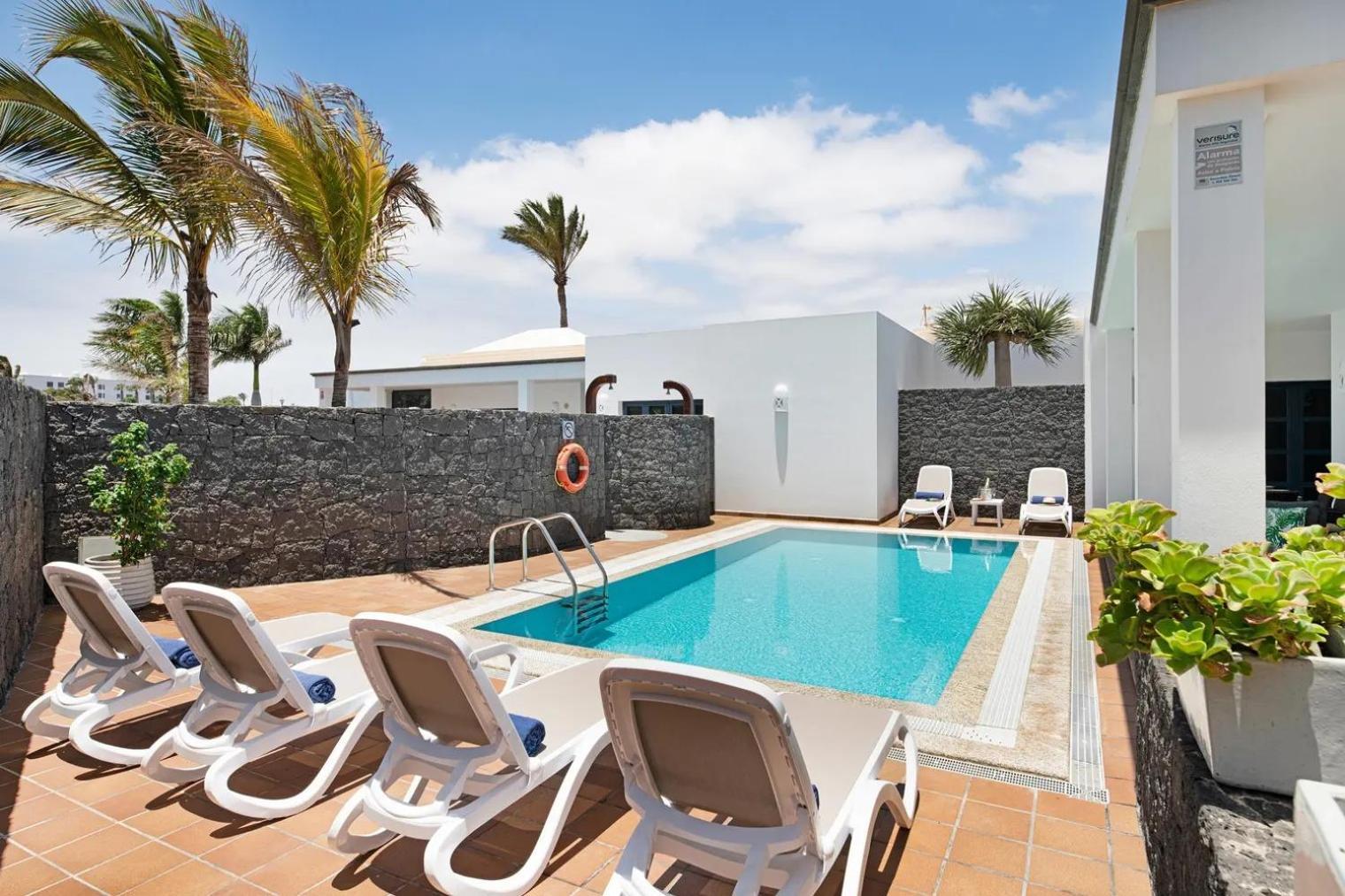 Villas Mamma Mia Pool Heat Private & Jacuzzi Плая Бланка Екстериор снимка